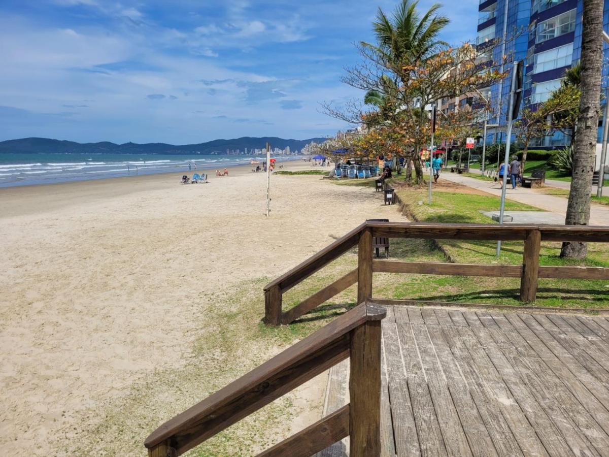 Apartamento 200 Metros Da Praia 03 Quartos Com Ar Condicionado - Meia Praia - Itapema Kültér fotó